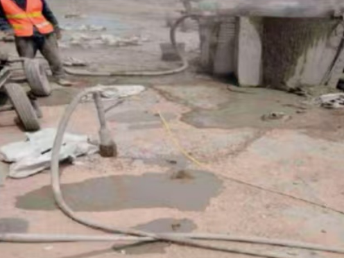 湖口水泥混凝土路面板底注浆技术 路面脱空注浆整治方案